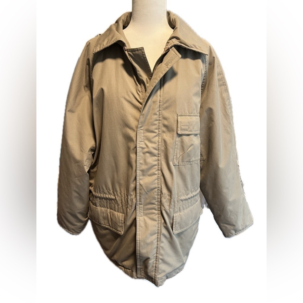 London Fog khaki jacket with cargo pockets and drawstring men’s size 42R